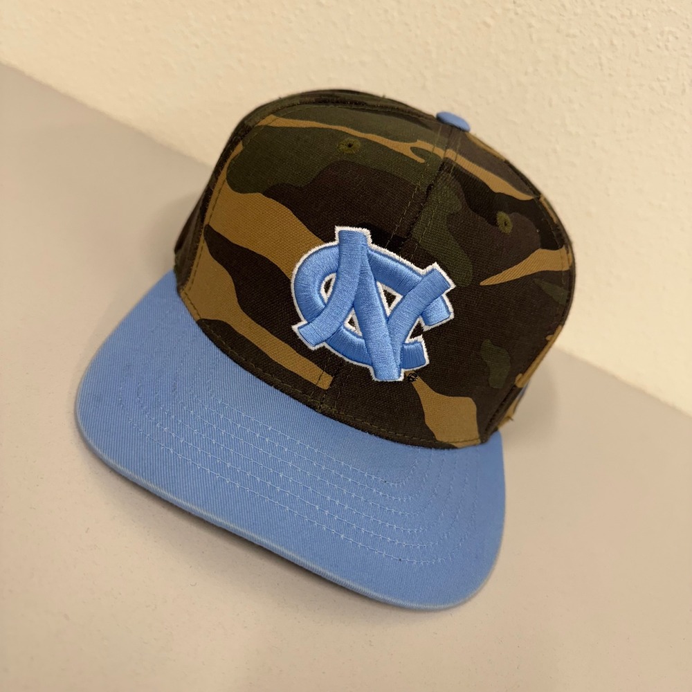Top of the World UNC Tar Heels Mens OSFA Camo Blue Excellent Snapback Hat NCAA